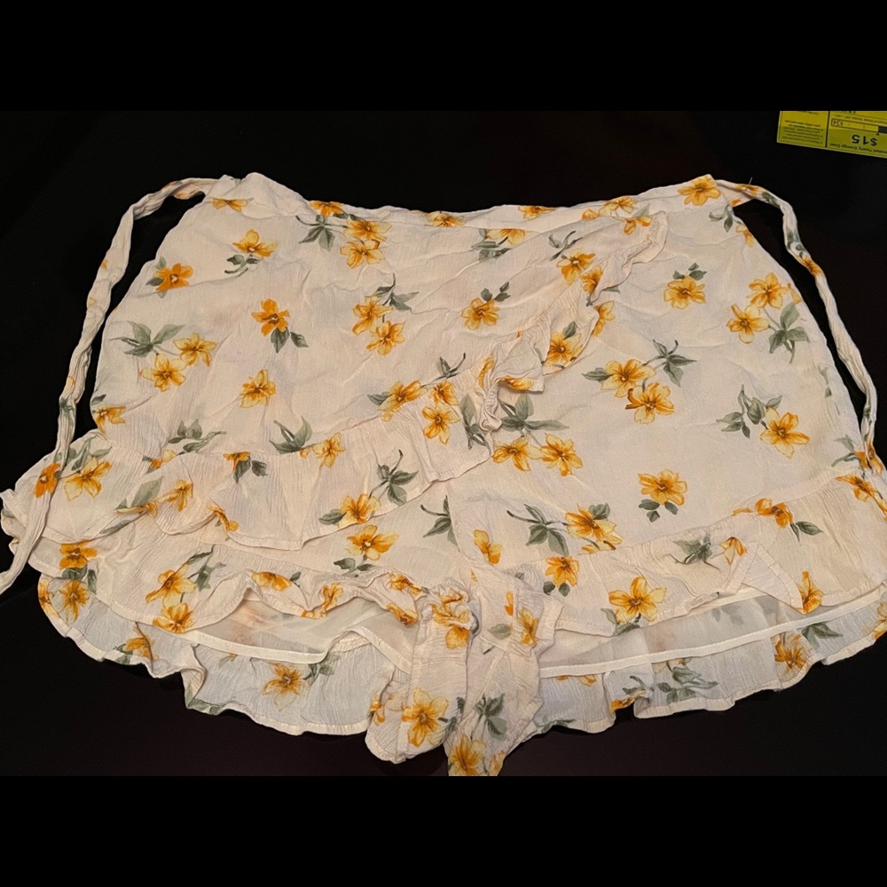 Flower short skirt